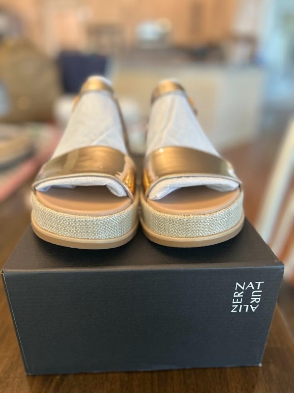 Naturalizer Zane Rose Gold Platform Sandals Women's Size 10 M NIB Metallic - Picture 6 of 8